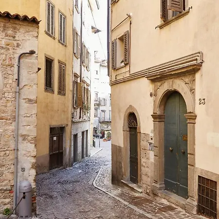Lilia's Citta Alta شقة